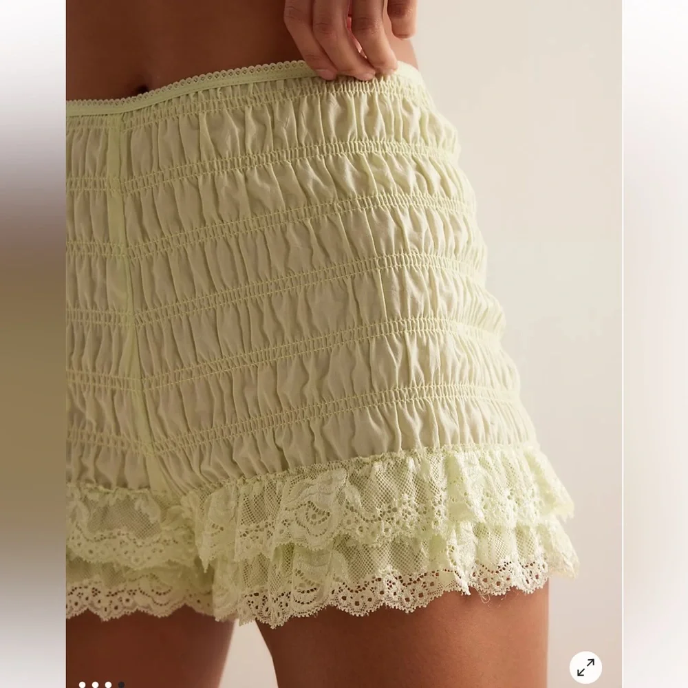 FREE PEOPLE In Bloom Shorties Lace Ruffles Gathered  Bloomer Cute Shorts - Picture 3 of 6